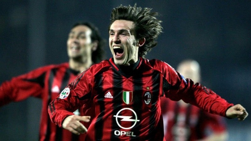 Khi góp mặt hay khi rời đội hình AC Milan thì Pirlo luôn là cái tên ấn tượng
